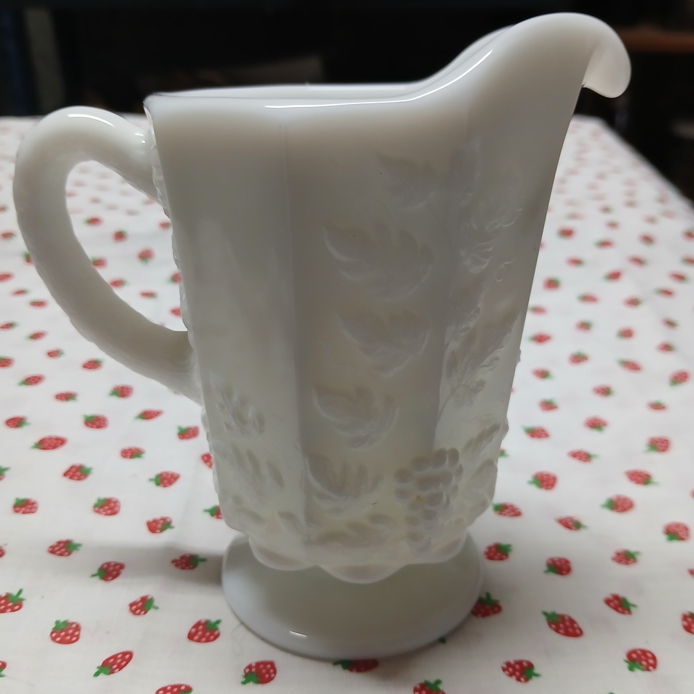 Glass Creamer/Pitcher - Picture 3 of 4